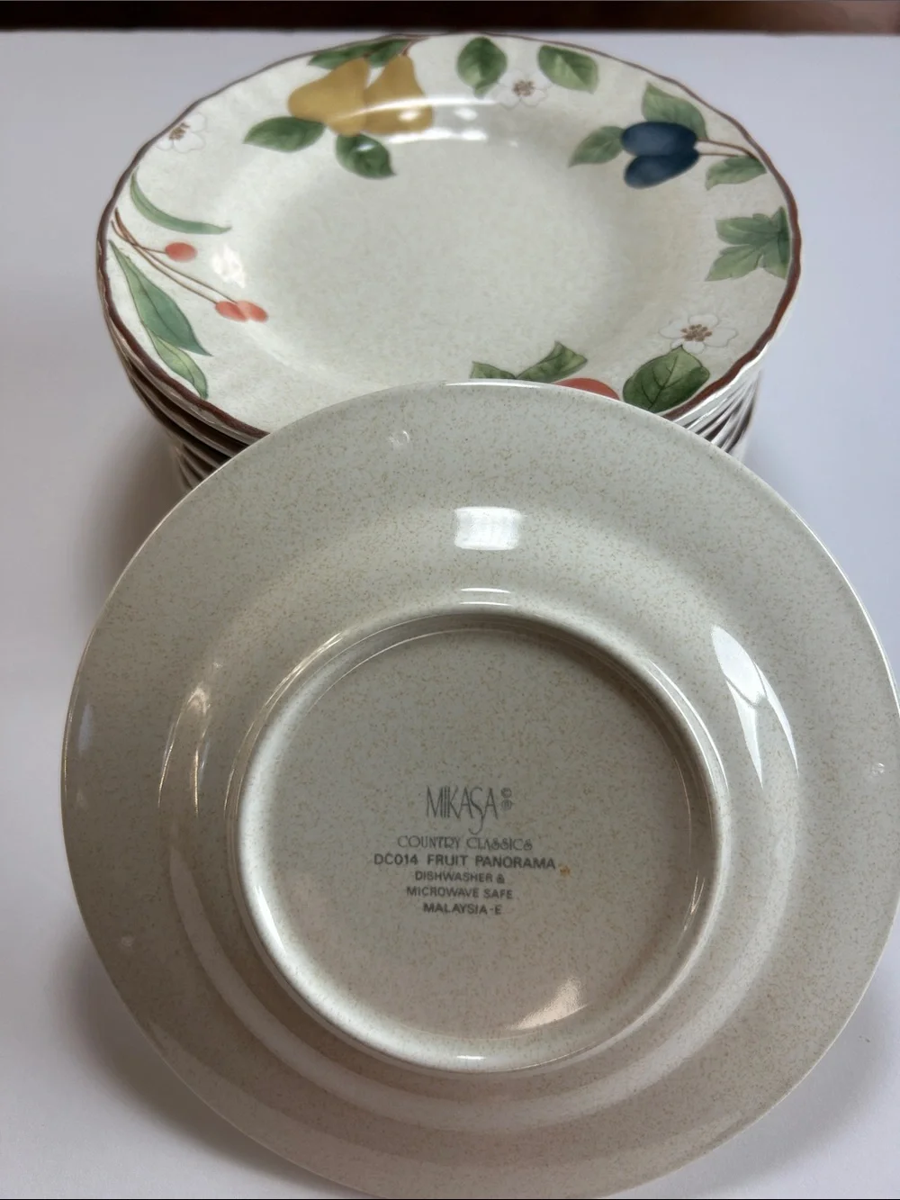 Mikasa pattern, Fruit Panorama Ceramic bread plates- Multicolor